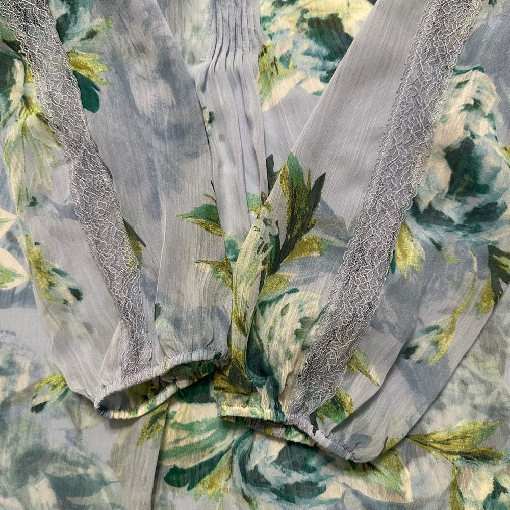 Susan Graver Floral Pintuck V-Neck Tunic Blouse Lace Trim Cottage Blue Green L - Picture 4 of 6